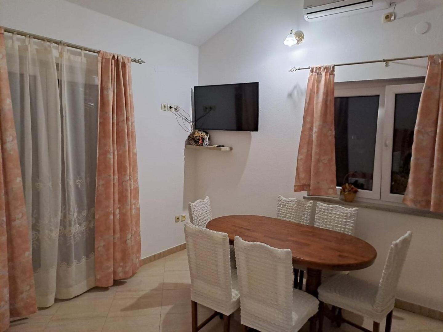 Apartments Mig - With Beautiful Garden Супетарська Драґа Екстер'єр фото