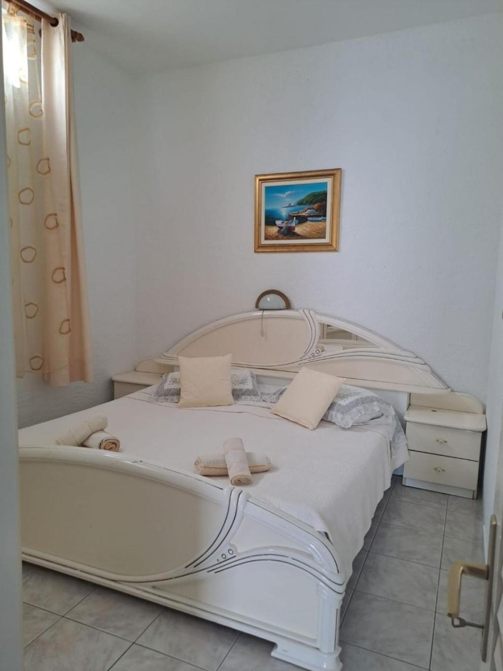 Apartments Mig - With Beautiful Garden Супетарська Драґа Екстер'єр фото