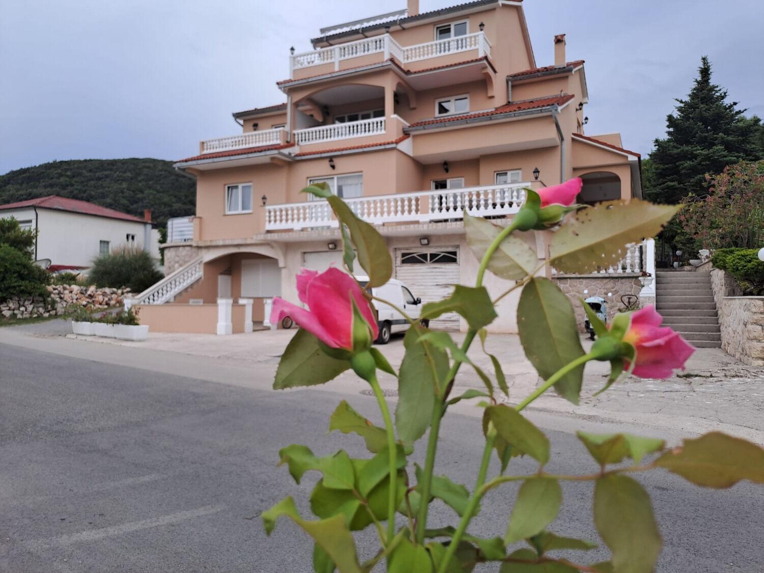 Apartments Mig - With Beautiful Garden Супетарська Драґа Екстер'єр фото
